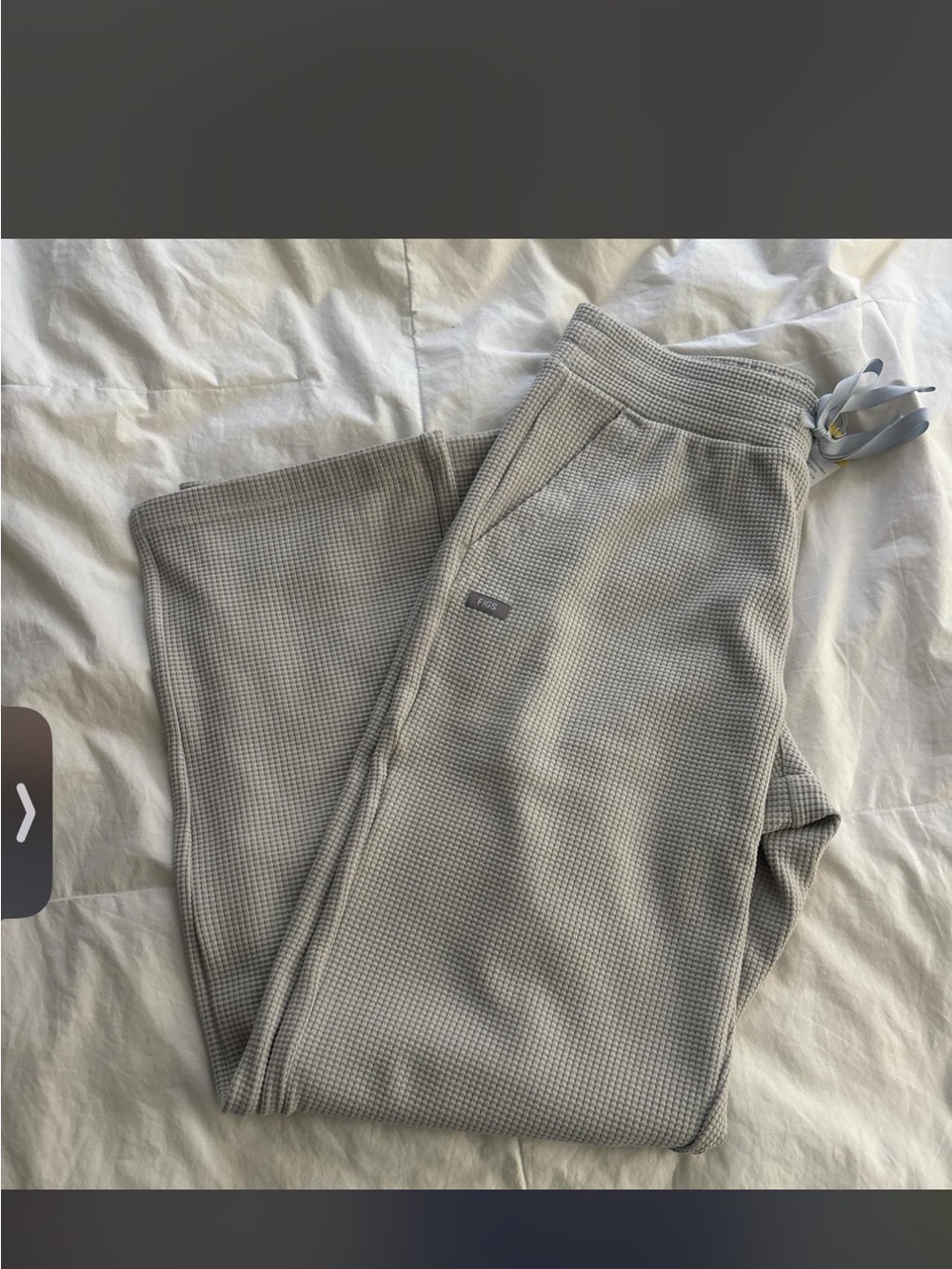 Figs Women's Light Grey Waffle Jogger Sweatpants